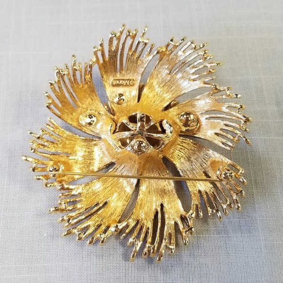 Vintage Monet "Cordelia" Demi Parure set Pin and Clip on Earrings - Picture 11 of 14